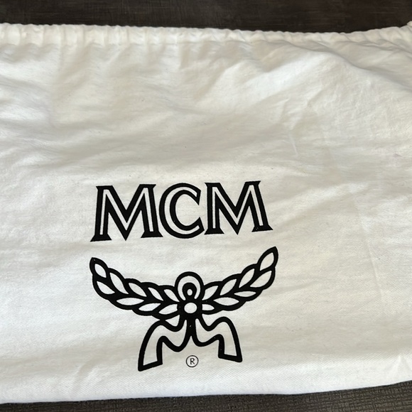 AUTHENTIC MCM "Milla" Medium Leather Tote - Picture 10 of 11